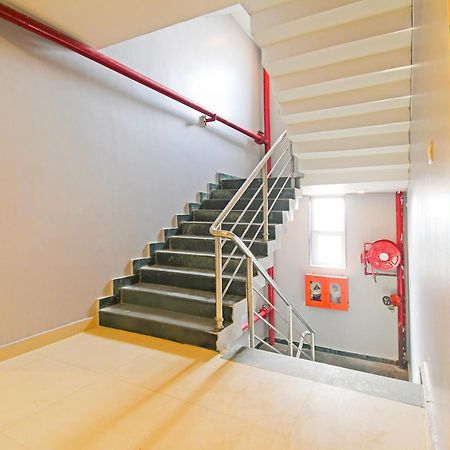 מלון בובנשוואר Super Townhouse Mancheswar Industrial Estate מראה חיצוני תמונה