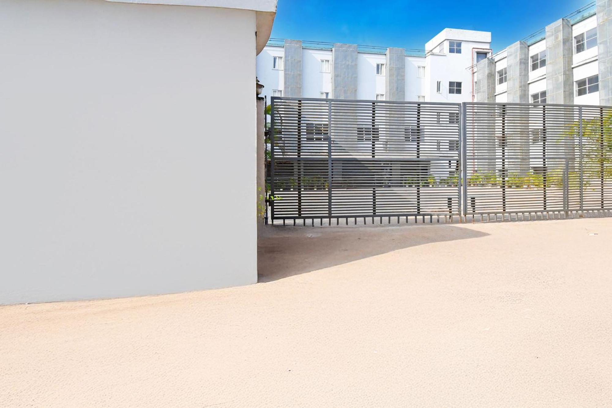 מלון בובנשוואר Super Townhouse Mancheswar Industrial Estate מראה חיצוני תמונה