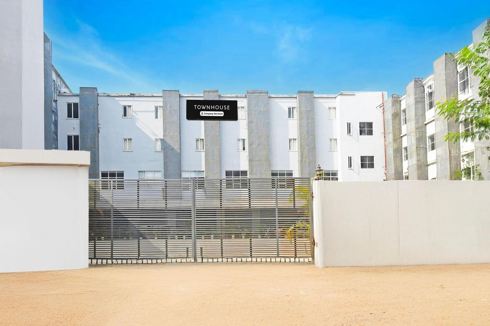מלון בובנשוואר Super Townhouse Mancheswar Industrial Estate מראה חיצוני תמונה